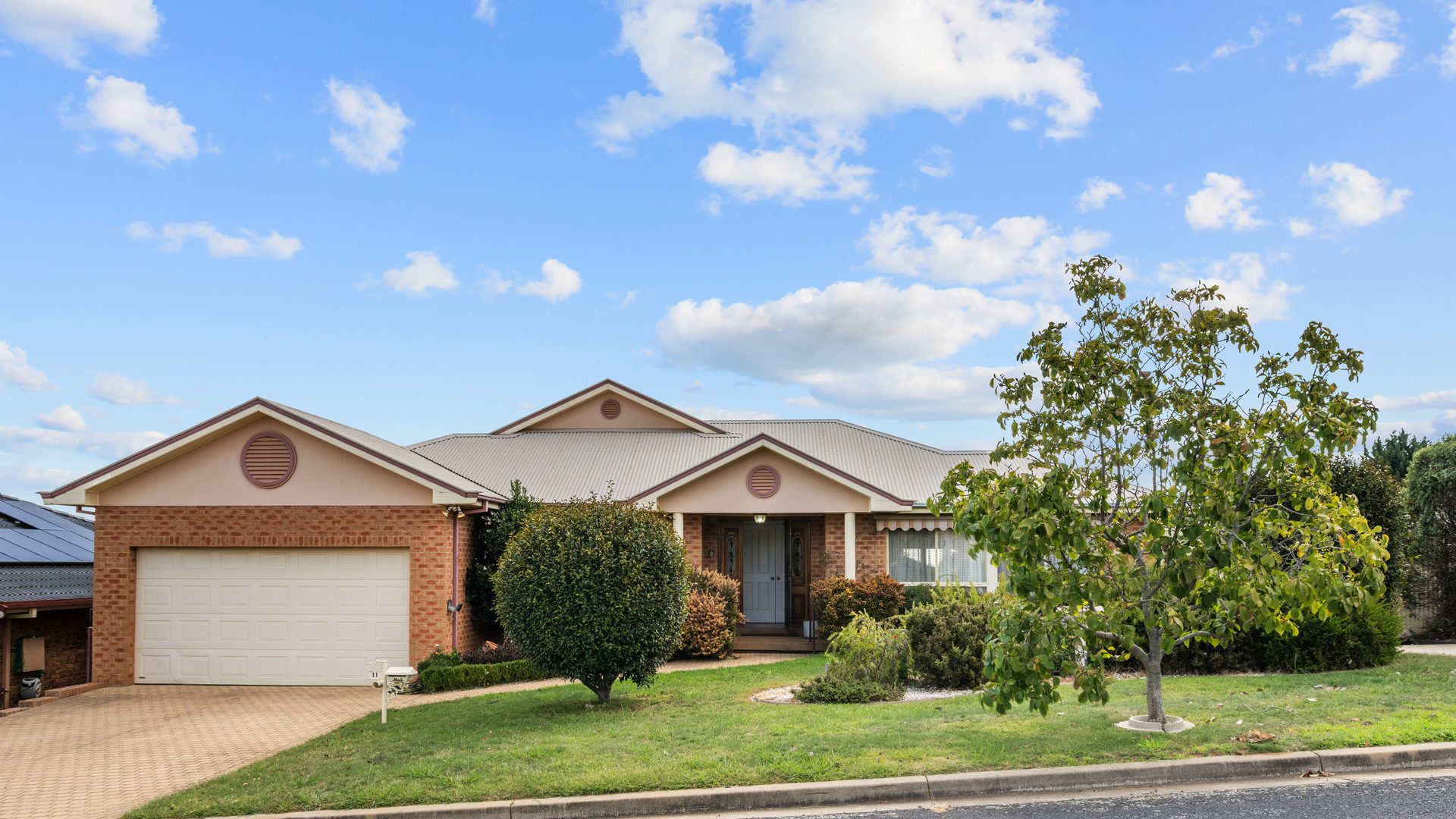 For Rent - 11 Magnolia Way - New Property in Orange - Real Estate by 