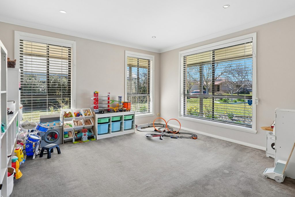 For Sale - 6 Willott Close - New Property in Eglinton - Real Estate by Baden Smith