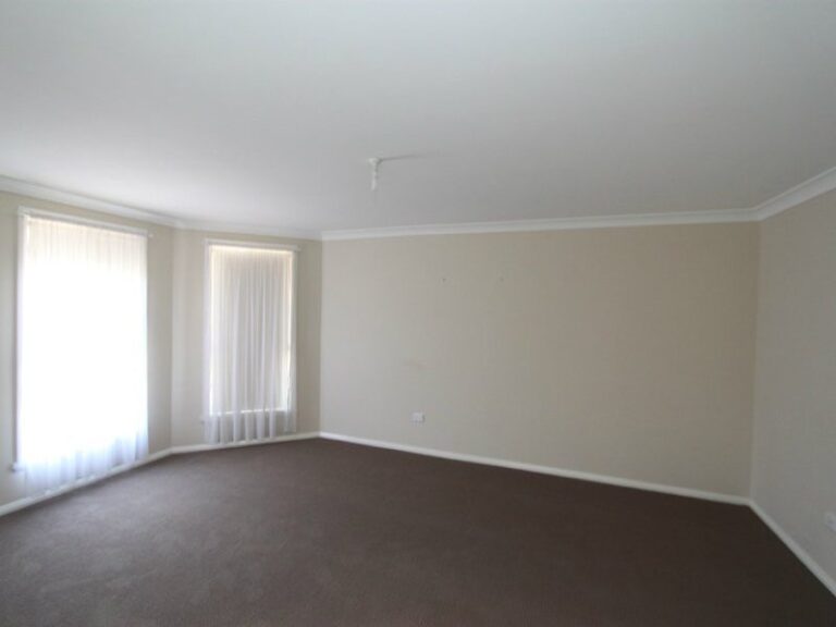 Sold - 6 Jarrah Court - New Property in Kelso - Real Estate by 