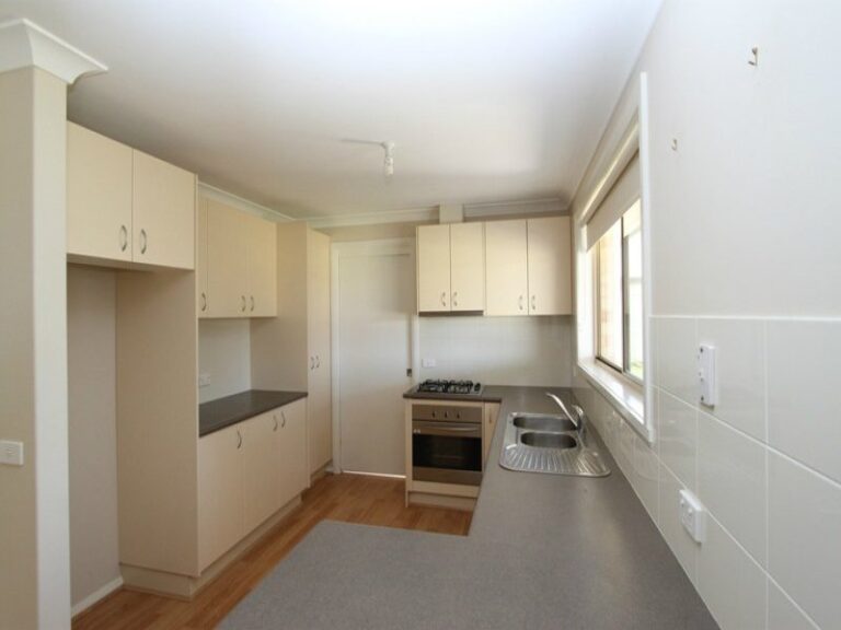 Sold - 6 Jarrah Court - New Property in Kelso - Real Estate by 