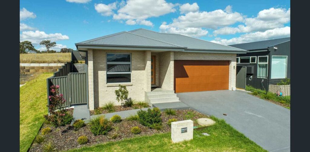 For Rent - 26 Breeze Road - New Property in Orange - Real Estate by