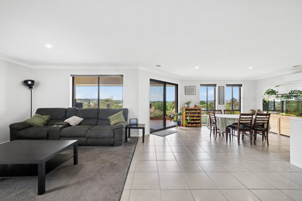 For Sale - 40 Honeyman Drive - New Property in Orange - Real Estate by Xanthe Keegan