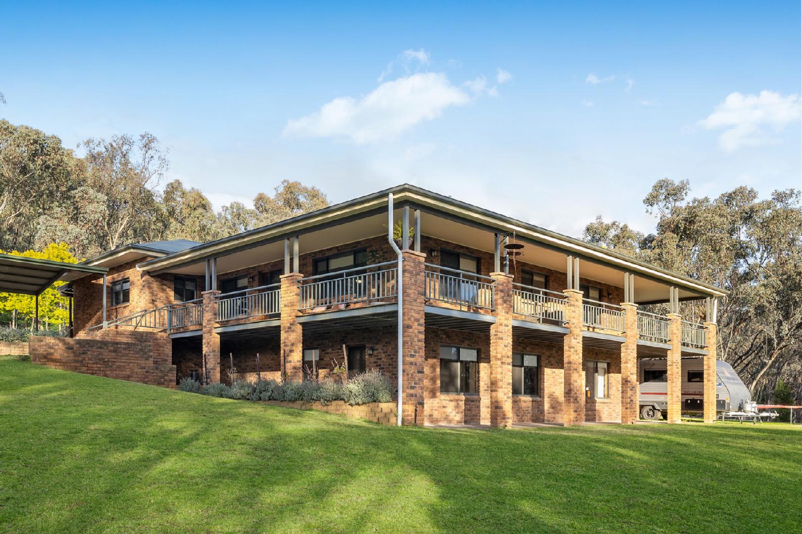 502 Banjo Paterson Way