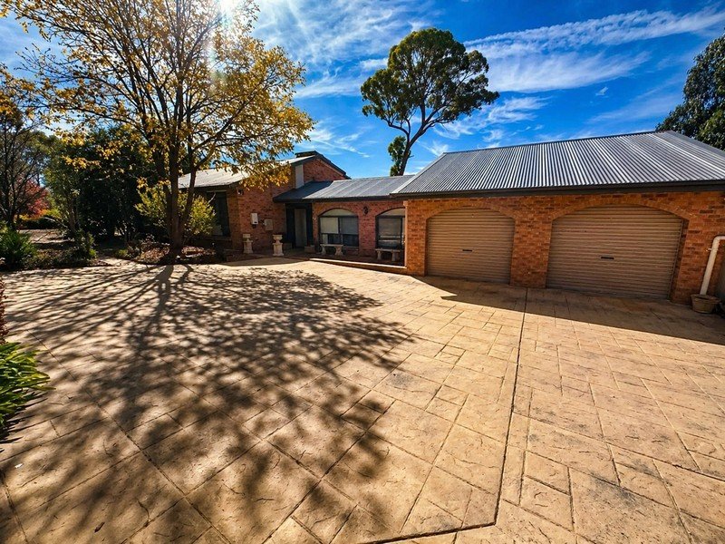 2 Don Peters Place
